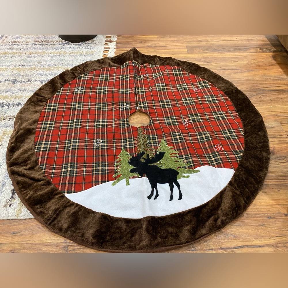 Christmas Tree Plaid Skirt Adorned with Reindeer and Christmas Trees…NWOT